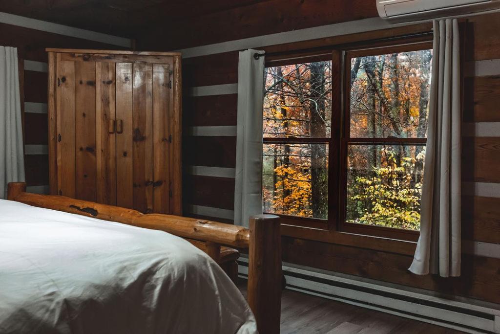 Deer Run Cabin At 36 North - Hot Tub Purlear Zewnętrze zdjęcie