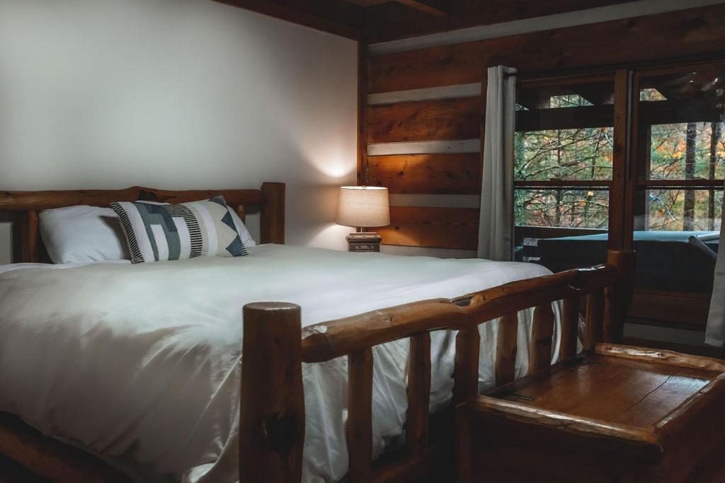 Deer Run Cabin At 36 North - Hot Tub Purlear Zewnętrze zdjęcie
