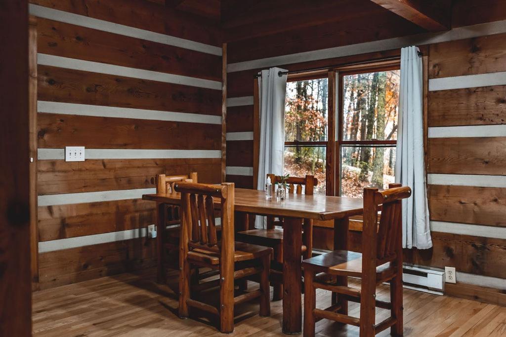Deer Run Cabin At 36 North - Hot Tub Purlear Zewnętrze zdjęcie