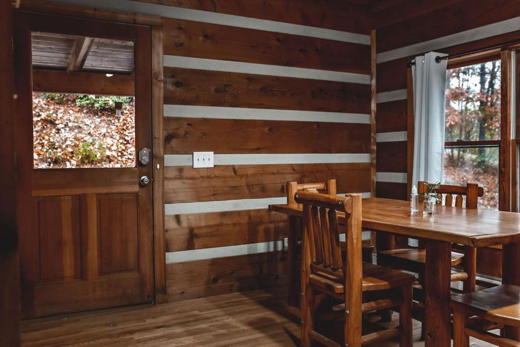 Deer Run Cabin At 36 North - Hot Tub Purlear Zewnętrze zdjęcie